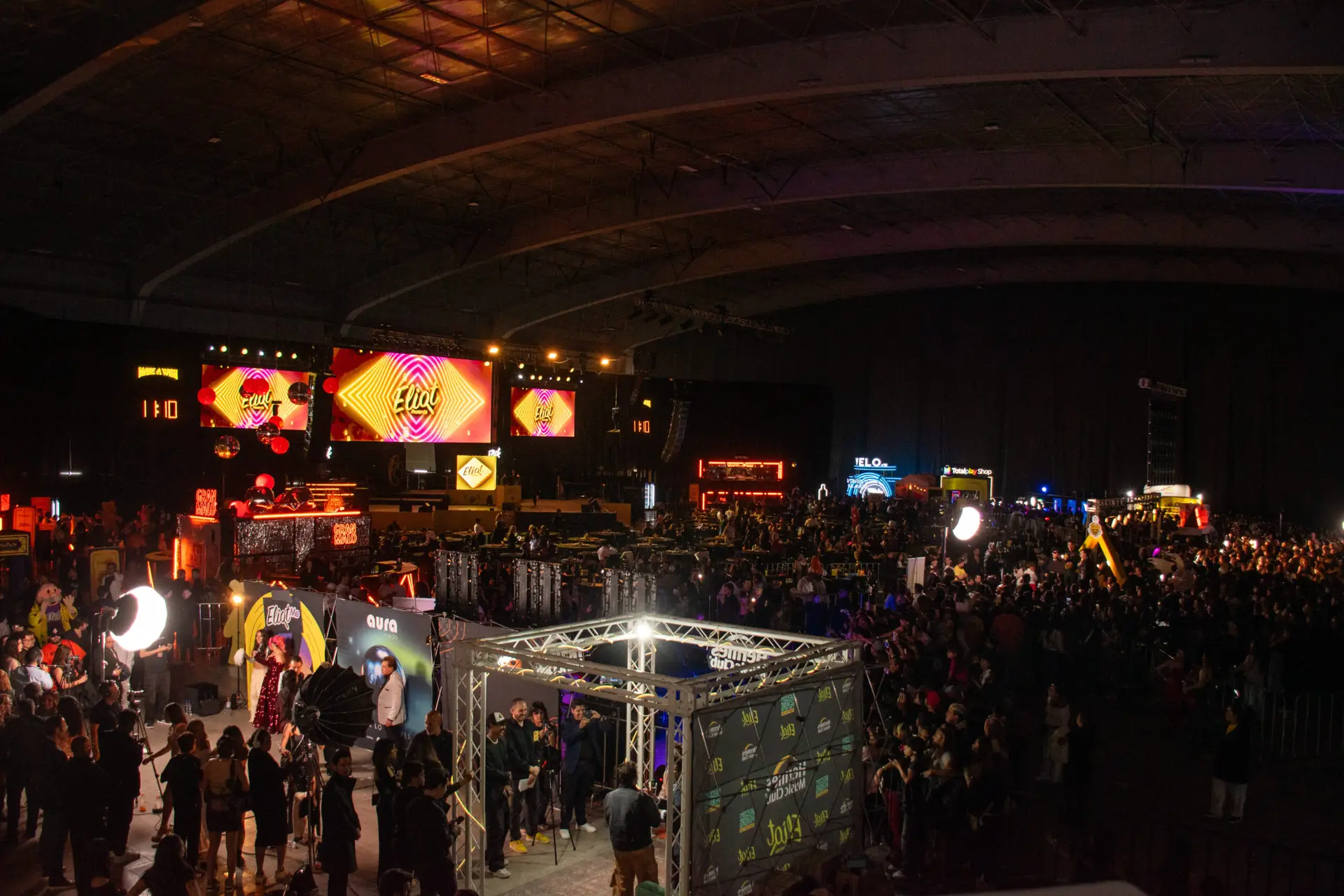Producción y escenarios de los eventos FCO